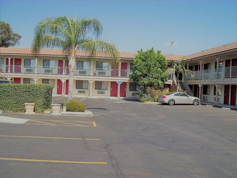 نوركو Regency Inn المظهر الخارجي الصورة