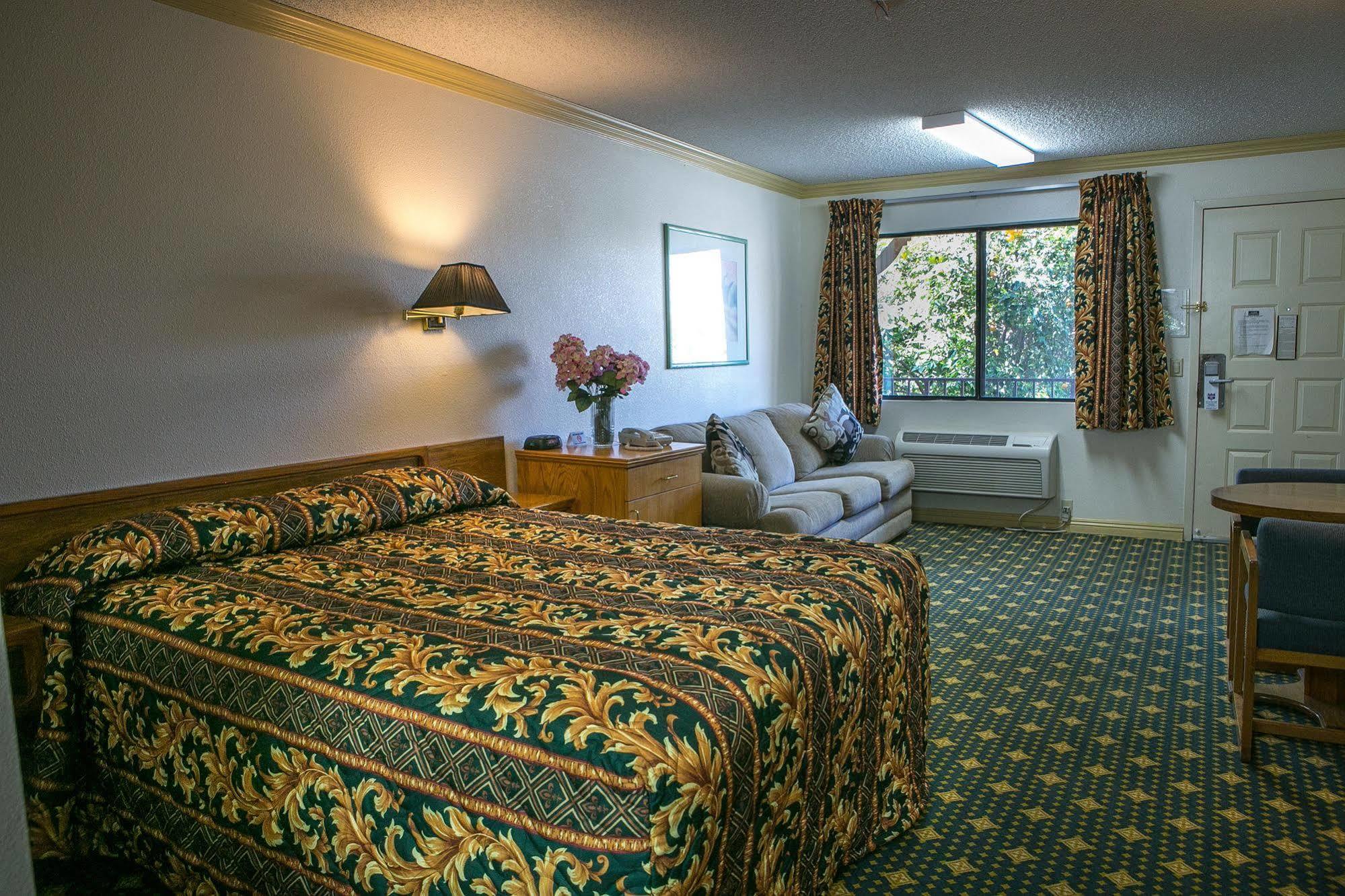 نوركو Regency Inn المظهر الخارجي الصورة