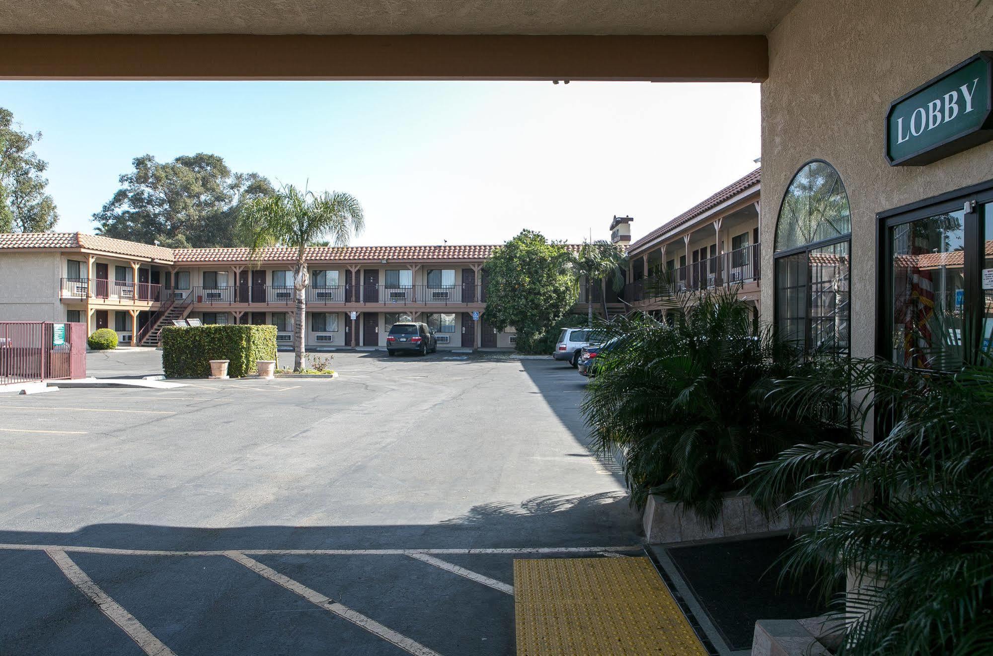 نوركو Regency Inn المظهر الخارجي الصورة